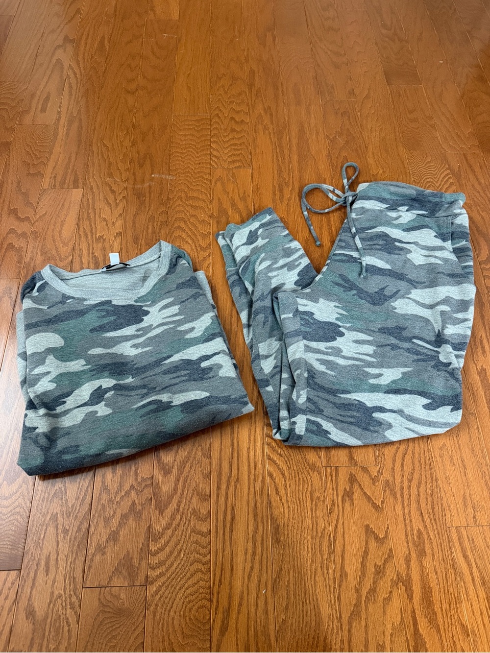 Veronica M Green Gray Camo Sweatshirt & Jogger Set